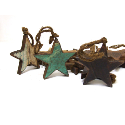 Gwiazda z drewna egzotycznego dekoracja wisząca 11cm